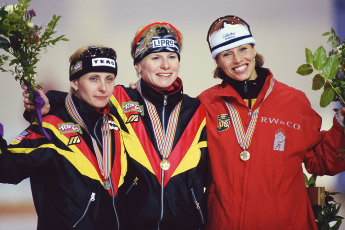 Monique Garbrecht (GER), Sabine Volker (GER), Catriona Le May Doan (CAN),
MARCH 10, 2001 - Speed Skating : Monique Garbrecht of Germany (C, gold), Sabine Volker of Germany (L, silver) and Catriona Le May Doan of Canada (R, bronze) celebrate on the podium during the medal ceremony of the Women's 1000m at the 2001 ISU World Single Distances Speed Skating Championships in Salt Lake City, Utah, USA.
 (Photo by Jun Tsukida/AFLO SPORT) [0003]
