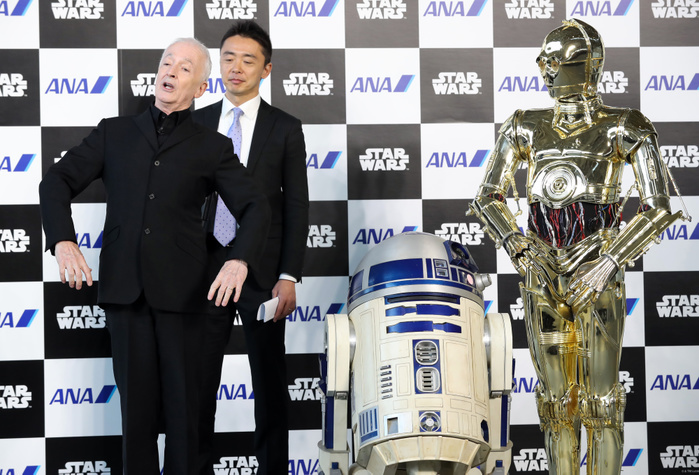 ANA unveils  C 3PO  jet, specially painted by ANA March 20, 2017, Tokyo, Japan   US movie Star Wars  C 3PO actor Anthony Daniels smiles with C 3PO and R2 D2 robots as he attends a presentation of All Nippon Airways  ANA  C 3PO jetliner at a hanger of ANA at Tokyo s Haneda airport on Monday, March 20, 2017. C 3PO designed Boeing 777 200 jet will start domestic flight service from March 21.     Photo by Yoshio Tsunoda AFLO  LwX  ytd 