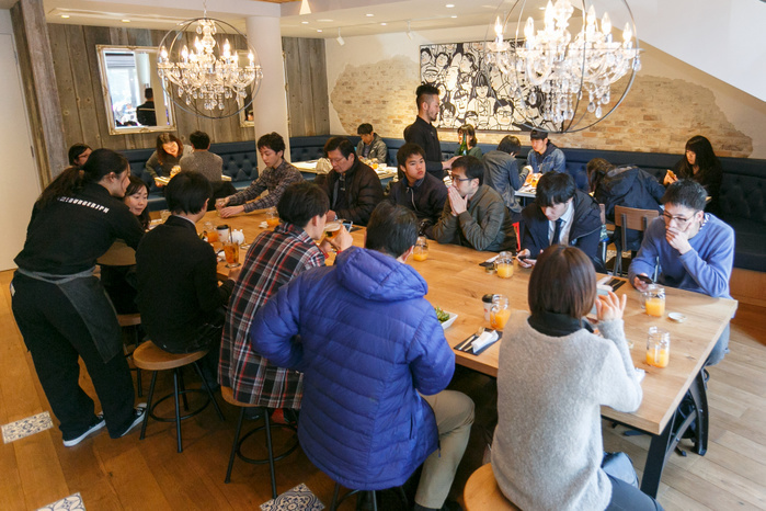 Umami Burger opens first restaurant in Japan First customers enjoy eating at the new Umami Burger restaurant in Aoyama on March 24, 2017, Tokyo, Japan. About 150 people waited from early morning to get a first taste of Umami Burger in Tokyo s fashionable Aoyama district. This is the first branch of the Californian hamburger restaurant in Japan. They offer a Japanese special Samurai Burger served with sweet Teriyaki sauce for 1,380 yen and U nami Burger, a fish fillet burger with a hint of curry.  Photo by Rodrigo Reyes Marin AFLO 