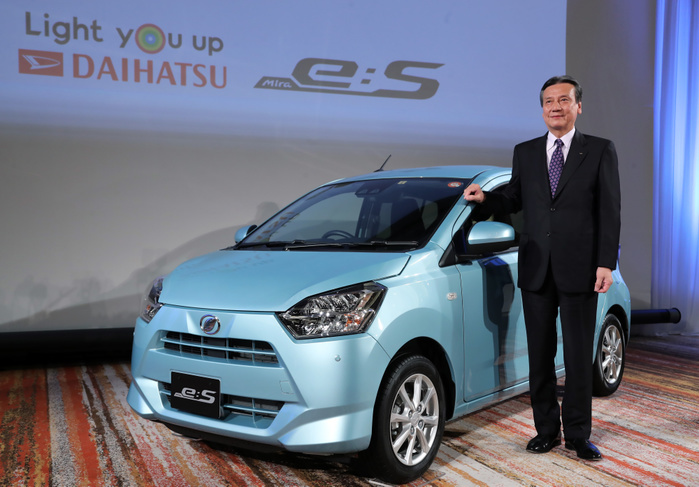 Daihatsu s new  Mirais  fully upgraded for the first time in six years May 9, 2017, Tokyo, Japan   Japan s small car maker Daihatsu Motor president Masanori Mitsui displays the new  Mira e:S  in Tokyo on Tuesday, May 9, 2017. Mira e:S has a 660cc engine with economy efficiency of 35.2km per litter to drive four seater body with advanced safety equipments.    Photo by Yoshio Tsunoda AFLO  LwX  ytd 
