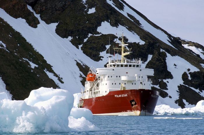 Ice-breaker tour ship, Krossfjorden icebergs, Spitsbergen, Svalbard, Norway, Scandinavia, Europe