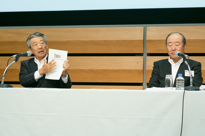 Japanese oil refiners Idemitsu and Showa Shell to share resources  L to R  Showa Shell Sekiyu KK President Tsuyoshi Kameoka and Idemitsu Kosan Co President Takashi Tsukioka, speak during a news conference on May 9, 2017, Tokyo, Japan. The two oil distributors announced a business alliance to consolidate their refining and supply operations. Despite opposition from Idemitsu s founding family, the companies signed the agreement today and it will take immediate effect under the banner   Brighter Energy Alliance.    Photo by Rodrigo Reyes Marin AFLO 