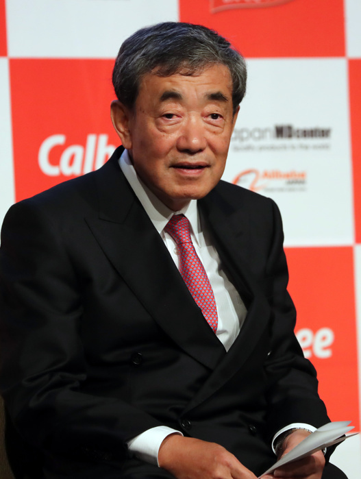 Calbee partners with Alibaba to sell  Fruits Gras  in China May 25, 2017, Tokyo, Japan   Japanese food maker Calbee chairman Akira Matsumoto spewaks as Calbee will sell their popular breakfast cereal  Frugra  to Chinese market through Chinese online commerce giant Alibaba s cross border e commerce website  Tmall Global  in Tokyo on Thursday, May 25, 2017. Calbee aims at to sell Frugra 100 billion yen in overseas market.    Photo by Yoshio Tsunoda AFLO  LwX  ytd 