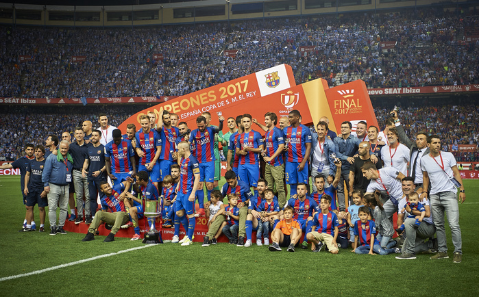 Barcelona wins the Spanish King s Cup for the third year in a row. Barcelona team group, MAY 27, 2017   Football   Soccer : Players and staff of Barcelona celebrates the victory with the trophy at the end of the Spanish Copa del Rey Final match between FC Barcelona 3 1 Deportivo Alaves at Vicente Calderon in Madrid, Spain.  Photo by Pablo Morano AFLO 