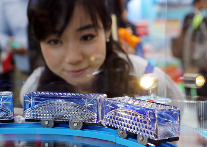 Tokyo Toy Show 2017: The Latest Toys in One Place June 1, 2017, Tokyo, Japan   Japan s toy maker Tomy displays the company s popular train toy Plarail made of cut glass masterpiece at the annual Tokyo Toy Show in Tokyo on Thursday, June 1, 2017. Tomy unveiled traditional craftworks for the toy train with cut glass, bamboo work and wooden mosaic.    Photo by Yoshio Tsunoda AFLO  LwX  ytd