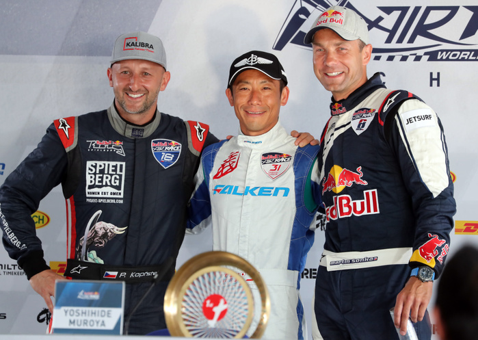 Red Bull Air Race 2017 Chiba Rally Muroya wins second consecutive competition June 4, 2017, Chiba, Japan    L R  winners of the Red Bull Air Race, Czech Petr Kopfstein of runner up, Japanese Yoshihide Muroya of winner and Czech Martin Sonka of second runner up pose for photo in Chiba, suburban Tokyo on Sunday, June 5, 2017. Muroya clocked 55.288 seconds and won the Chiba round of the circuit.    Photo by Yoshio Tsunoda AFLO  LwX  ytd 
