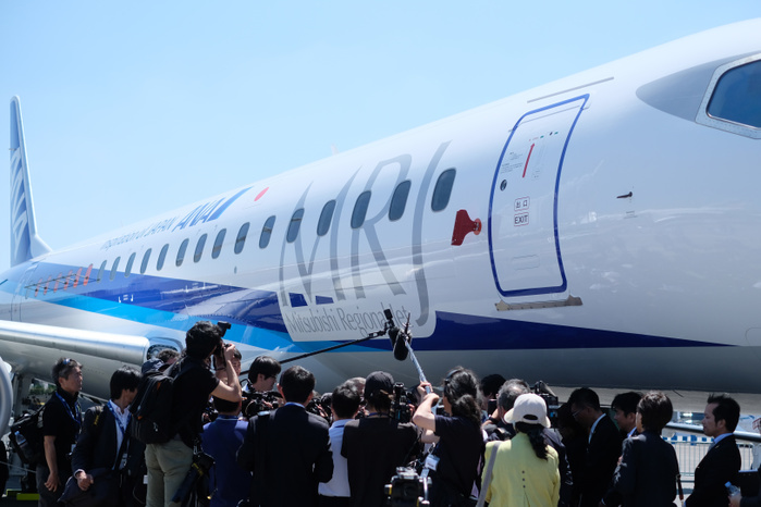 2017 Paris Air Show Media conduct an interview to Hisakazu Mizutani, Mitsubishi Aircraft Corporation s president,  and Shunichi Miyanaga, Mitsubishi Heavy Industries  President and Chief Executive Officer, in front of the third Flight Test Aircraft  FTA 3  of Mitsubishi Regional Jet  MRJ  at the Le Bourget Airport, a day before the opening of the 2017 Paris Air Show on June18, 2017, in Paris, France.  Photo by Yuriko Nakao AFLO 