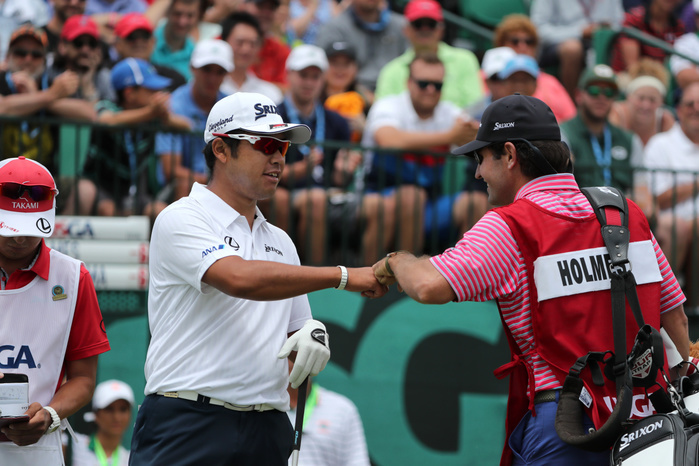 2017 U.S. Open Final Day Hideki Matsuyama Hideki Matsuyama  JPN , JUNE 18, 2017   Golf : Hideki Matsuyama of Japan celebrates with caddie of his playing partner USA S J.B. Holmes on the 1st hole during the Final round of the 117th U.S. Open Championship at Erin Hills golf course in Erin, Wisconsin, United States.  Photo by Koji Aoki AFLO SPORT 