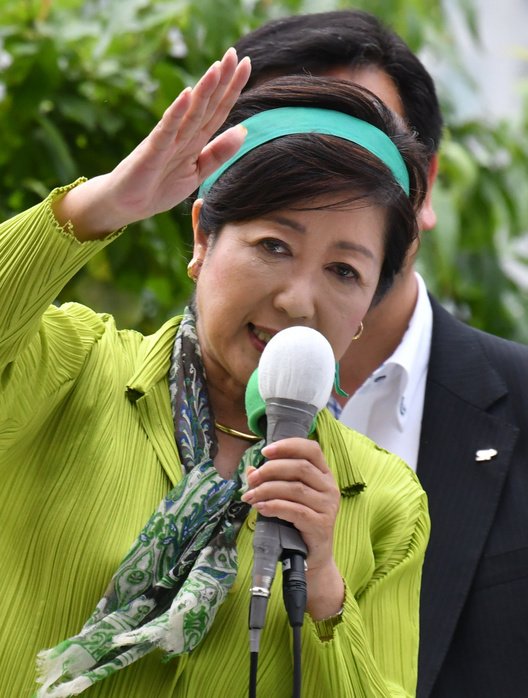 2017 Tokyo Metropolitan Assembly Election  Tomin First  Street Speech July 1, 2017, Tokyo, Japan   Wearing her trademark green outfit, Tokyo Gov. Yuriko Koike makes her last pitch for candidates from her newly formed political party on the last day of campaigning for the Tokyo Metropolitan Assembly election on Saturday, July 1, 2017. A big win of her party in the July 2 election of the 127 seat assembly could shift the political landscape in Japan.  Photo by Natsuki Sakai AFLO  AYF  mis 