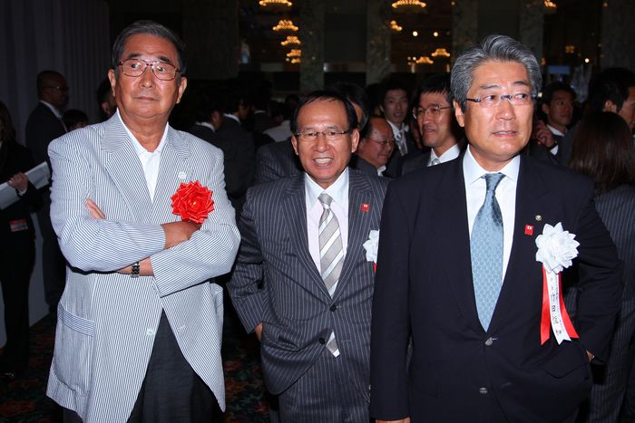 2008 Beijing Olympics: Japanese delegation formation ceremony and send off party  L to R  Shintaro Ishihara, Governor of Tokyo, Tomiaki Fukuda, President Tsunekazu Takeda, JOC President Tsunekazu Takeda, JULY 28, 2008   News : Japan National Team Send off Party for Beijing Olympic Games at The Prince Park Tower, Tokyo, Japan.  Photo by AFLO SPORT   1045 .