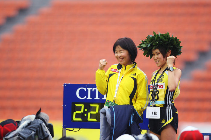 (L to R) Sachiko Yamashita, Yoshimi Ozaki, NOVEMBER 16, 2008 - Marathon : The 30th Tokyo International Women's Marathon, Start & Goal at National Stadium, Tokyo, Japan. (Photo by AFLO SPORT) [1045].