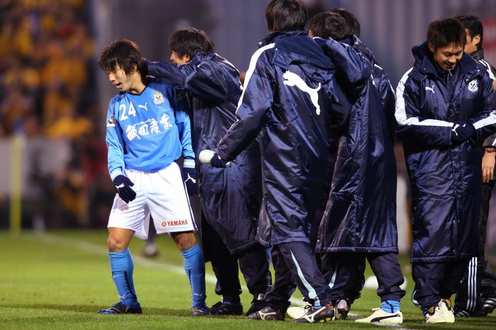 (L to R) Takuya Matsuura (Jubilo), Hiroshi Nanami (Jubilo), DECEMBER 13, 2008 - Football : 2008 J.LEAGUE Division 1 and Division 2 play off 2nd Leg, match between Jubilo Iwata 2-1 Vegalta Sendai at YAMAHA Stadium, Shizuoka, Japan. (Photo by AFLO SPORT) [1045].