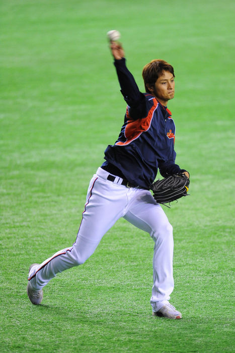 2009 WBC practice on the day before the start of the season Yu Darvish  JPN , MARCH 4, 2009   Baseball : 2009 World Baseball Classic Tokyo Round Official Training at Tokyo Dome, Tokyo, Japan. SPORT   1045 .