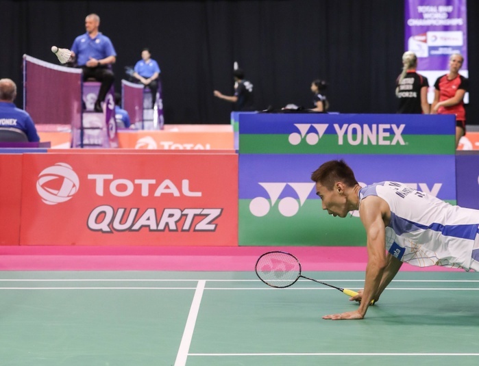 2017 Badminton World Championships  170822     GLASGOW, Aug. 22, 2017    Lee Chong Wei of Malaysia returns the shuttlecock during the men s singles first round match against Brice Leverdez of France at the BWF Badminton World Championships in Glasgow, Britain, Aug. 22, 2017. Lee lost 1 2.    wll   SP BRITAIN GLASGOW BADMINTON WORLD CHAMPIONSHIPS DAY 2 ShanxYuqi PUBLICATIONxNOTxINxCHN  Glasgow Aug 22 2017 Lee Chong Wei of Malaysia Returns The Shuttle Cock during The Men s Singles First Round Match Against Brice Leverdez of France AT The BWF Badminton World Championships in Glasgow Britain Aug 22 2017 Lee Lost 1 2 wll SP Britain Glasgow Badminton World Championships Day 2  PUBLICATIONxNOTxINxCHN  