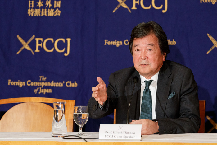 Former Foreign Ministry official Hitoshi Tanaka says diplomacy way to solve conflict with North Korea Former Foreign Ministry official Hitoshi Tanaka speaks during a news conference at the Foreign Correspondents  Club of Japan on September 5, 2017, Tokyo, Japan. Tanaka said that diplomacy is the only way that China, the United States, Japan and South Korea, can reduce recent tensions with North Korea. The former deputy foreign minister helped to normalize relations between Japan and North Korea and to arrange Prime Minister Junichiro Koizumi s visit in 2002 to Pyongyang.  Photo by Rodrigo Reyes Marin AFLO 