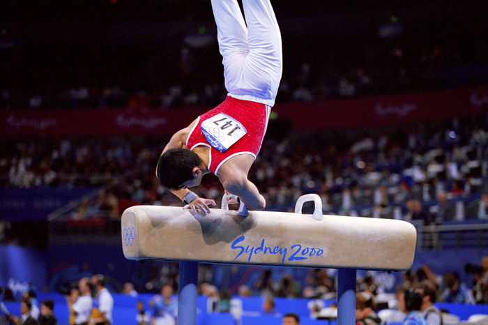 2000 Sydney Olympics Naoya Tsukahara  JPN , Naoya Tsukahara SEPTEMBER 20, 2000   Artistic Gymnastics : Naoya Tsukahara of Japan in action in the Pommel Horse during the Men s Artistic Gymnastics Individual All  around at the 2000 Sydney Olympic Games at Sydney Superdome in Sydney, Australia.  Photo by AFLO SPORT   0006 .