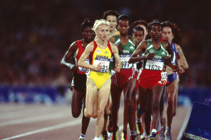 2000 Sydney Olympics Gabriela Szabo  ROM , SEPTEMBER 25, 2000   Athletics : Gabriela Szabo of Romania competes during the Women s 5000m final at the 2000 Sydney Olympic Games at Olympic Stadium in Sydney, Australia.  Photo by AFLO SPORT   0006 