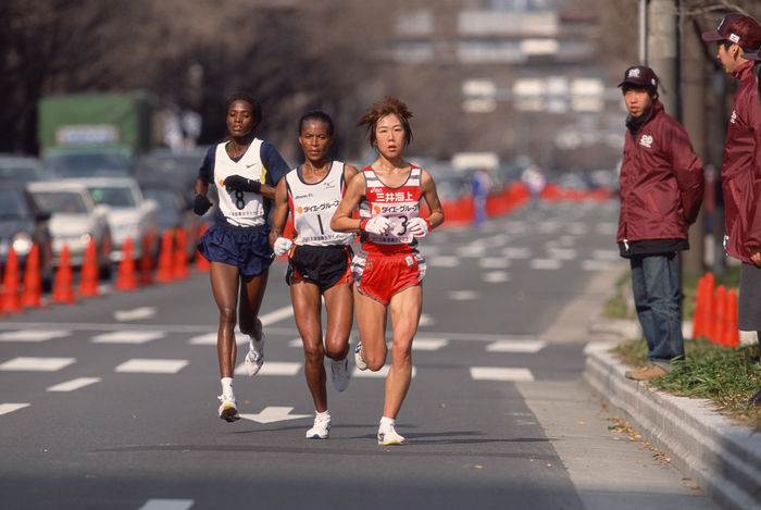 Yoko Shibui ,
JANUARY 28, 2001 - Marathon :.
Yoko Shibui #43 of Japan competes with Elfenesh Alemu #1 of Ethiopia and Restituta Joseph #8 of Tanzania during the 20th Osaka International Women's Marathon in Osaka, Japan.
(Photo by AFLO SPORT) [0006].