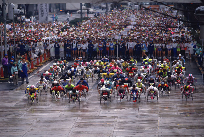 The General View of the Start of the wheel chair division, January 24, 1993 - Athletics : during the Tokyo City Marathon in Tokyo, Japan. (Photo by Shinichi Yamada/AFLO) [0348]