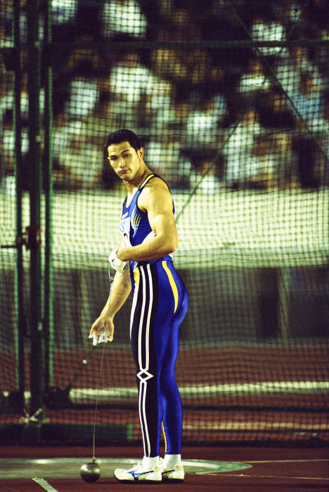 Koji Murofushi, SEPTEMBER 19, 1998 - Athletics : during the Men's Hammer Throw at the 1998 TOTO International Track and Field Meet in Japan. Photo by Shinichi Yamda/AFLO) [0348].