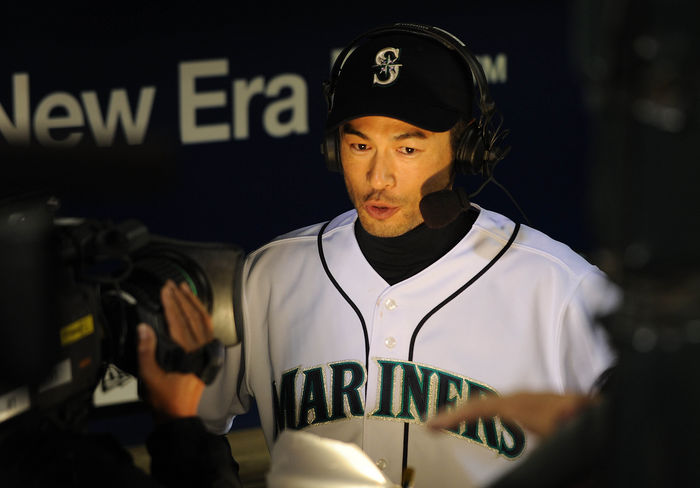TV interview after the match  . Ichiro Ichiro Suzuki  Mariners , APRIL 16, 2009   MLB : Ichiro Suzuki of the Seattle Mariners is interviewed by TV in the dugout after the game against the Los Angeles Angels at Safeco Field in Seattle, Washington, USA. Suzuki set the record for total career hits among Japanese players, with 3086.  Photo by AFLO   0559 