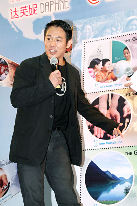 Jet Li presents an opening of a stamp issue activity Jet Li Jet Li, Mar 31, 2009 : Jet Li presents the opening of a stamp issue activity.March 31,2009.Shanghai.  Photo by Top Photo AFLO   2169 .