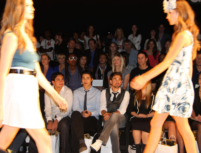 Lauren Conrad Fashion Show   Backstage Frankie Delgado and Kyle Howard, Oct 14, 2008 : Lauren Conrad Fashion Show   Front Row. Mercedes Benz Fashion Week Los Angeles. Smash Box Studios. Los Angeles, CA, USA. Tuesday,  October 14, 2008  Photo by Celebrity Vibe AFLO   2361 