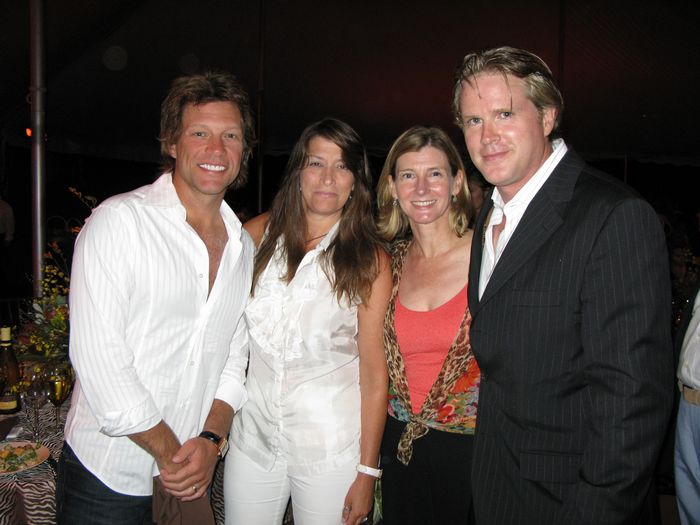 Mercy Corps Hamptons Benefit for Darfur Hosted by Cary Elwes and Sarah Silverman Jon Bon Jovi, Aug 23, 2008 : Jon Bon Jovi with wife Dorothea Bon Jovi, Mercy Corps President, Nancy Lindborg, Take Note Co Founder, activist and British Actor Cary ElwesMusic For Mercy Corps Hamptons Benefit for Darfur Hosted by Cary Elwes and Sarah SilvermanTuscan VillaWater Mill, NY, United States Saturday, August 23, 2008  Photo by Celebrity Vibe AFLO   2361 