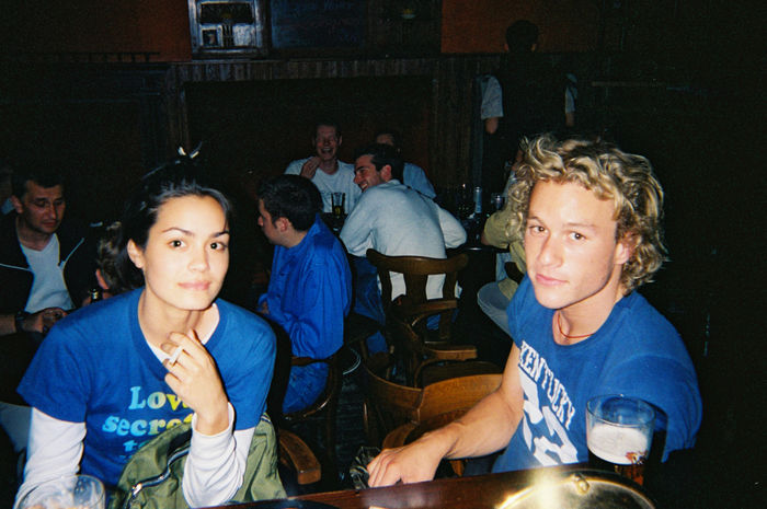 Heath Ledger and Shannyn Sossamon at Marquis de Sade Bar in Prague 2000 Heath Ledger, Shannyn Sossamon, 2000 : Australian Actor Heath Ledger with his  A Knight s Tale  Movie co star American Actress, Shannyn Sossamon, at Marquis de Sade Bar in Prague, Czech Republic on the Summer of 2000.Sources tell us that when they were filming this film in Prague they got very close and hang out at this bar everyday and night.Take a look at photos  2, he is preparing to make a joint, the marijuana was delivered to him in a 35mm film capsule by a drug dealer, the source says..One photo  1 he is hanging out with Shannyn Sossamon at night and Photo 2 is the next day in the morning at the same bar.  Photo by Celebrity Vibe AFLO   2361 