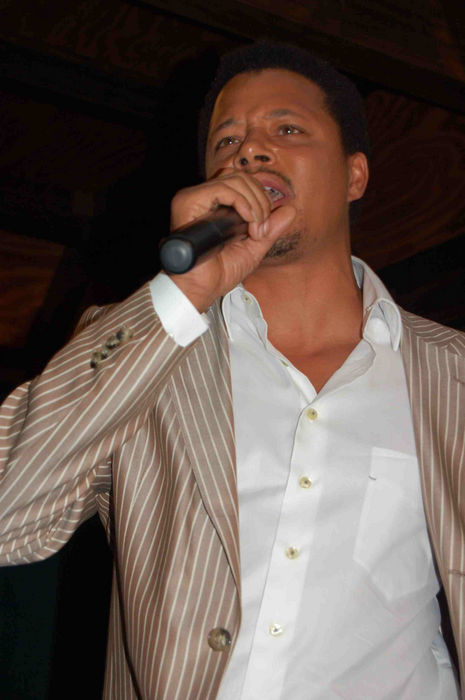 Terrence Howard with Leasi Andrews in Italy Terrence Howard, Jul 10, 2008 : Terrence Howard singing to Leasi Andrews Private Island in ItalyJuly, 2008.  Photo by Celebrity Vibe AFLO   2361 