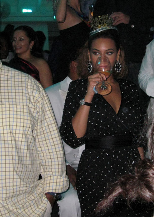 Beyonce, Jay Z, Mariah, Nick Celebrating New Year in St Barth. Beyonce Knowles, Dec 31, 2008 : New Year Eve Party. Nikki Beach Restaurant. St. Barth, Caribbean. Wednesday, December 31, 2008.  Photo by Celebrity Vibe AFLO   2361 