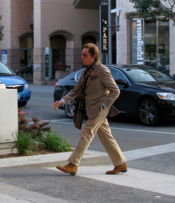 Valentino, Fashion Designer, walking in Beverly Hills. Valentino, Feb 25, 2009 : Valentino, Fashion Designer, walking on Canon Drive. Beverly Hills, CA, USA. Wednesday, February 25, 2009.  Photo by Celebrity Vibe AFLO   2361 
