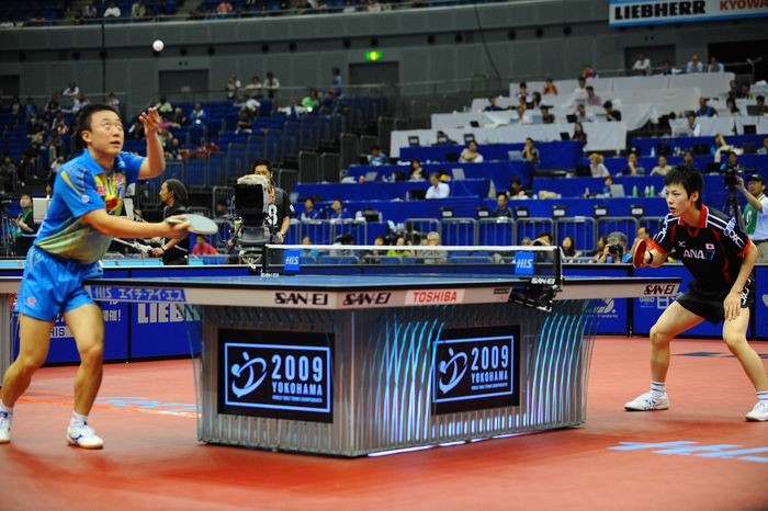 (L to R) Lin Ma (CHN), Kenta Matsudaira (JPN), MAY 2, 2009 - Table Tennis : H.I.S. The World Table Tennis Championships 2009 in Yokohama Men's Singles at Yokohama Arena, Kanagawa, Japan. (Photo by YUTAKA/AFLO SPORT) [1040])