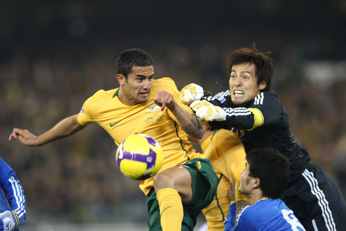 2010 FIFA World Cup Asia Final Qualifier Seigo Narazaki: Melbourne, Australia, June 17, 2009   Seigo Narazaki, right, Japan  39 s goalie, tries to punch the ball against an Australian player during Japan was ahead of Australia 1 0 in the first half but the undefeated Japan and Australia qualified for next year  39 s World Cup, joining host South Africa in the 32 nation field.  Photo by YUTAKA AFLO SPORT   1040 .