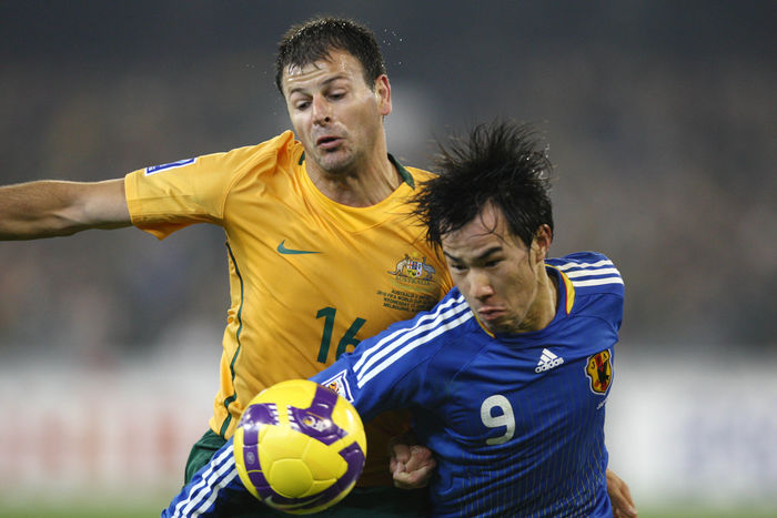 2010 FIFA World Cup Asia Final Qualifier Shinji Okazaki: Melbourne, Australia, June 17, 2009   Mile Sterjovski, left, of Australia and Japan  39 s Shinji Okazaki fight for the control of the ball during Japan was ahead of Australia 1 0 in the first half but the undefeated Australia came from behind in the second half and edged Japan 2 1. Japan and Australia qualified for next year  39 s World Cup, joining host South Africa in the 32 nation field.  Photo by YUTAKA AFLO SPORT   1040 .