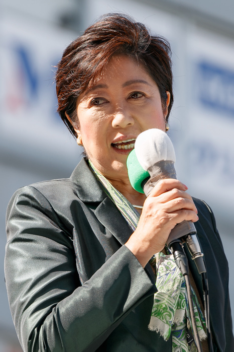Tokyo Gov Yuriko Koike campaigns for Kibo no To Yuriko Koike, Tokyo Governor and leader of the new national party, Kibo no To  Party of Hope , delivers a street speech outside Ikebukuro Station on October 10, 2017, Tokyo, Japan. Koike offered her support to candidate Masaru Wakasa. Koike herself will not run in the election and has vowed to stay on as Tokyo Governor until the Tokyo 2020 Olympic Games. She has however set up a new national party to challenge the ruling Liberal Democratic Party. Election campaigning officially stated today on October 10 and the election will be held on October 22.  Photo by Rodrigo Reyes Marin AFLO 