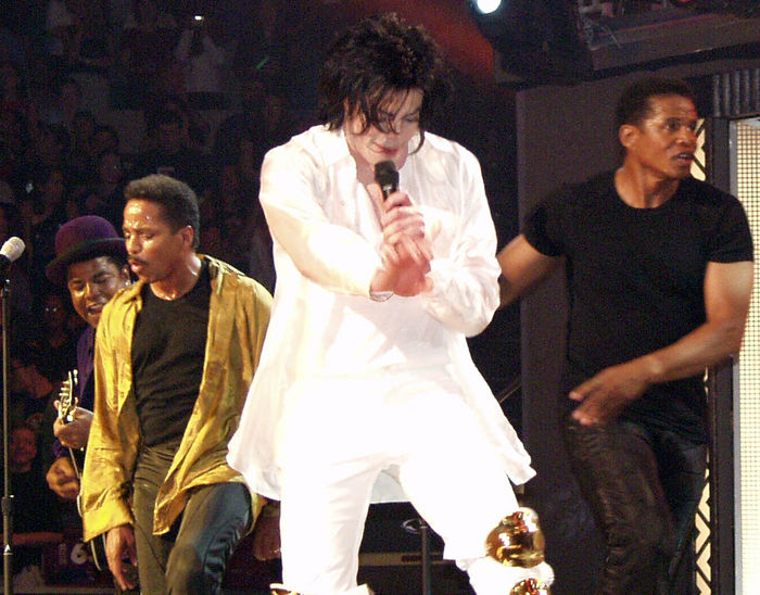 30th Anniversary Solo Years  Concert The Jacksons, Sep 07, 2001 : Michael Jackson 30th Anniversary Celebration. Madison Square Garden. New York, NY. September 07, 2001  Photo by Celebrity Vibe AFLO   2361 