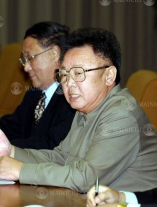Kim Jong-il, North Korean leader, at the Japan-North Korea summit meeting, (Photo by Mainichi Newspaper/AFLO) [2400].