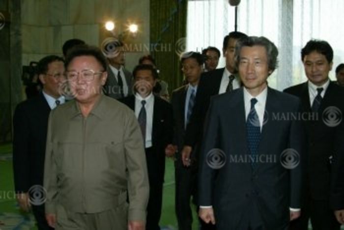 Junichiro Koizumi  September 17, 2002  Prime Minister Junichiro Koizumi visits Japan for his first summit meeting with North Korean leader Kim Jong il,  Photo by Mainichi Newspaper AFLO   2400 .