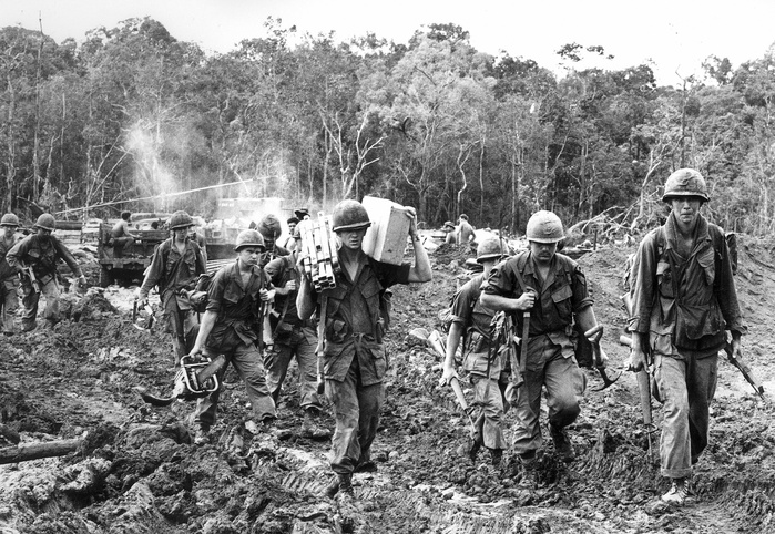 Vietnam War  June 1970  Vietnam War, Cambodia advance U.S. troops begin withdrawing from Cambodia. U.S. soldiers pull out of a frontline base in the jungle in the Diaochim District, Cambodia, June 1970. Cambodia     In the Diahang area, June 1970,  Photo by Mainichi Newspaper AFLO   2400 .