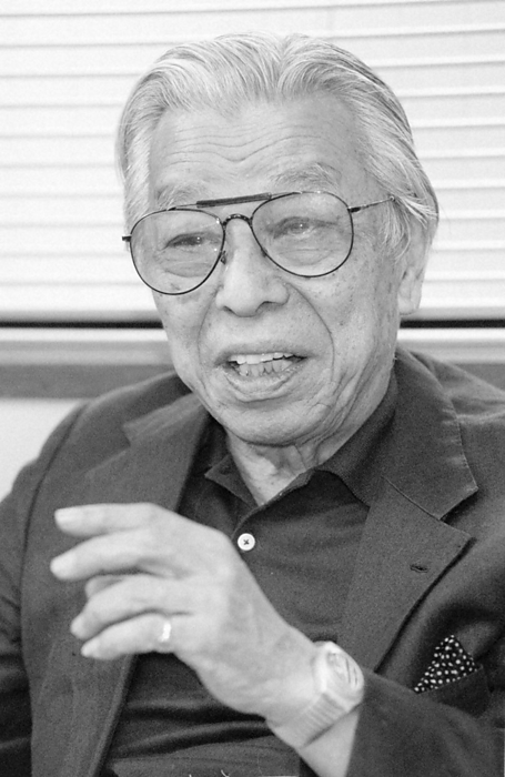 Kensuke Ishizu, the founder of VAN and the man behind Japan s Ivy look, Feature Wide 2: This Week s Objection  Selection Method for the National Medal of Honor   Kensuke Ishizu, founder of VAN and the man behind Japan s Ivy look,  Photo by Mainichi Newspaper AFLO   2400 .