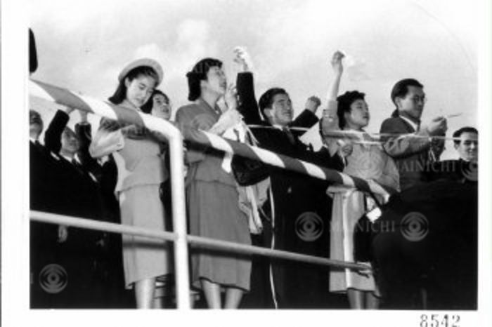 The Crown Prince and members of the Imperial Family seeing him off from Yokohama on his trip to Europe and the United States, from left, Kiyomiya, Kazuko Takashi, Yoshimiya, Atsuko Ikeda, and Heimichi Takashi, March 30, 1953 (Photo by Mainichi Newspaper/AFLO) [2400].