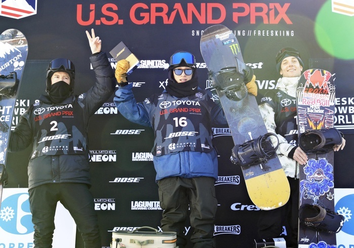 2017 18 Snowboard World Cup Copper Mountain Competition Halfpipe Men s Awards Ceremony  L R  Shaun White  USA , Ayumu Hirano  JPN , Ben Ferguson  USA , DECEMBER 9, 2017   Snowboarding : Ayumu Hirano  center, right  stands on the podium after winning the men s halfpipe at the World Cup of Snowboarding. Ben Ferguson, left, and Shaun WHITE, third place finisher, at Copper Mountain, Colorado, USA, on December 9, 2017. 