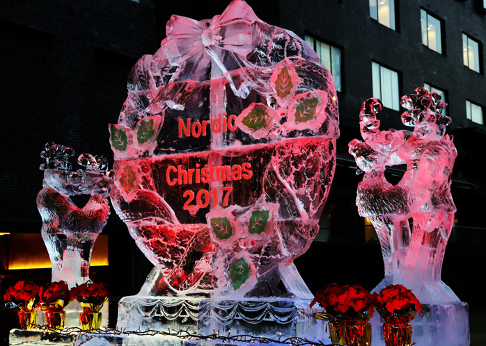 X Mas ice sculpture art appears Tokyo, Japan December 22, 2017, Tokyo, Japan   Ice sculptures, motif of a Christmas wreath and snow crystals, produced by a hotel chef and world ice carving champion Yoshihito Kosaka are lit up at the Takanawa Prince hotel in Tokyo on Friday, December 22, 2017. The ice sculptures were carved from 3.5 ton ice blocks.     Photo by Yoshio Tsunoda AFLO  LWX  ytd 