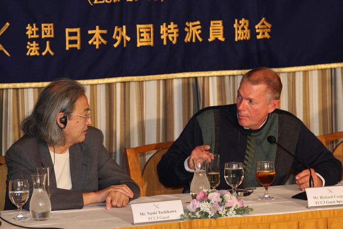 Naoki Tachikawa, Richard Capenter, Oct 15, 2008 : Legendary pop star Richard Capenter, 62, is back. The Carpenters spent his birthday in Japan today (Wed) where he is attempting to revive his career after years away from the spotlight. - dubbed 'Richard Carpenter Strikes Back - includes the re-release of a Carpenters Christmas album, a tribute album featuring cover versions of Carpenters songs performed by artists from various countries and a book chronicling the duo's amazing career. Carpenter unveiled his plans for the first time at a luncheon for The Foreign Correspondents Club of Japan accompanied by his daughter Mindy and producer Naoki Tachikawa (Photo by Takuya Matsunaga /AFLO) [1117].