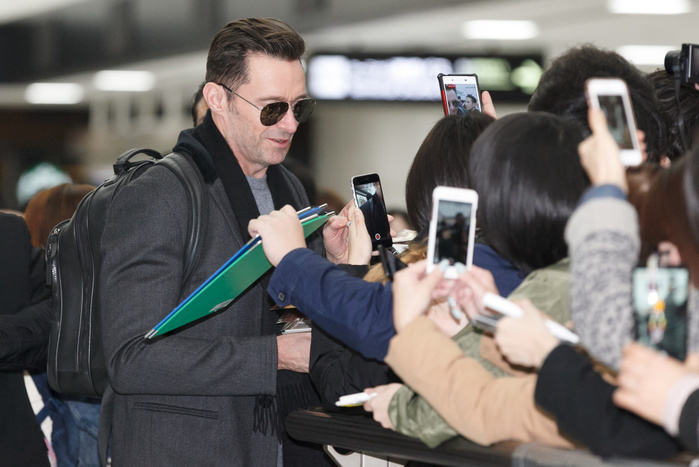 Hugh Jackman arrives in Japan Exclusive: Australian actor Hugh Jackman signs autographs for fans upon his arrival at Narita International Airport on February 12, 2018, Chiba, Japan. Jackman spent time to greet fans who were anxiously waiting for him at the arrival lobby. He is in Japan to promote his movie   The Greatest Showman   which opens in Japan on February 16.  Photo by Rodrigo Reyes Marin AFLO 