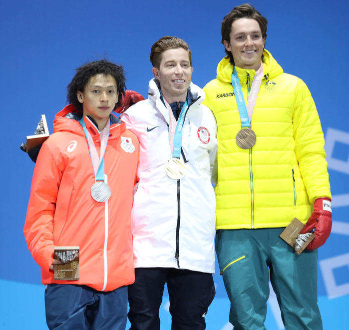 2018 PyeongChang Olympics Snowboard Halfpipe Men s Commendation Ceremony   Silver Medal for Hirano From left, second place finisher Ayumu Hirano, winner Shaun White, and third place finisher Scotty James pose for a photo at the men s halfpipe medal ceremony at the PyeongChang Olympics, February 14, 2018  photo date 20180214  photo location PyeongChang Medal Plaza