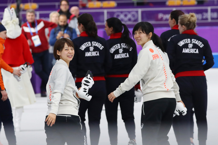 2018 PyeongChang Olympics Speed Skating Women s Team Pursuit Final, Japan, Gold Medal  L R  Nana Takagi, Miho Takagi  JPN  FEBRUARY 21, 2018   Speed Skating :. Women s Team Pursuit Flower Ceremony at Gangneung Oval during the PyeongChang 2018 Olympic Winter Games in Gangneung, South Korea.  Photo by Yohei Osada AFLO SPORT 