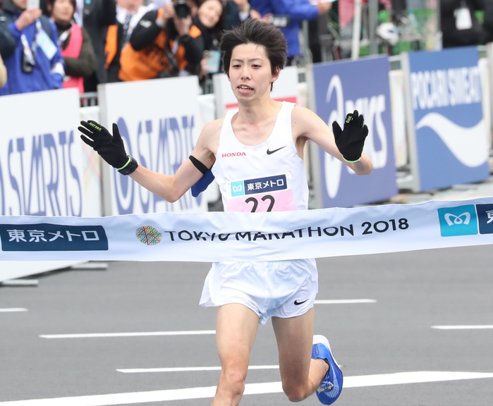 2018 Tokyo Marathon February 25, 2018, Tokyo, Japan   Japan s Yuta Shidara crosses the finish line of Tokyo Marathon 2018 in Tokyo on Sunday, February 25, 2018. Shidara marked the new national record of 2 hours 6 minutes 11 seconds and finished the second while Dickson Chumba of Kenya won the race with a time of 2 hours 5 minutes 30 seconds.     Photo by Yoshio Tsunoda AFLO  LWX  ytd 