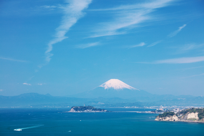 Sagami Bay, Kanagawa Prefecture Enoshima Island and Mt. Taken from Hiroyama Park